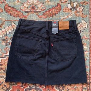 NEW Levi’s high-waist Size 29 black denim cotton skirt raw edge pockets